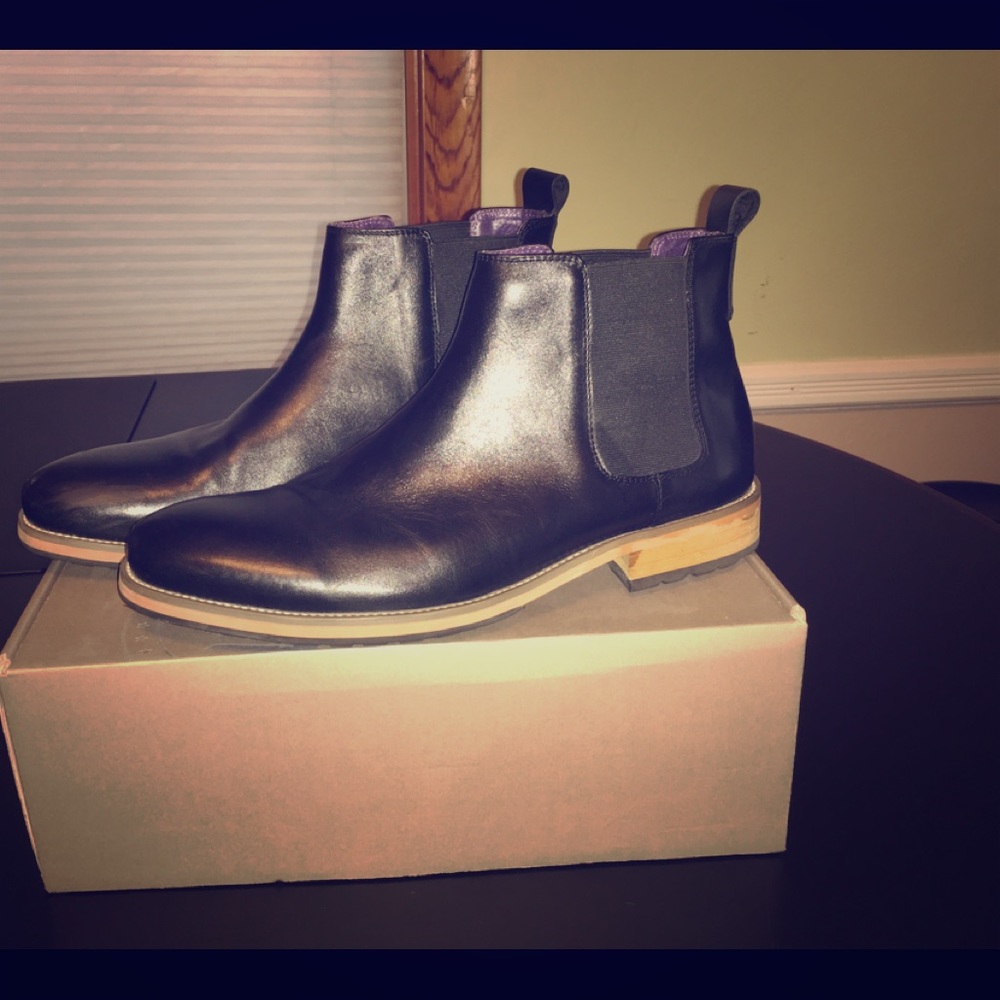 Jackthreads Black Leather Chukka Boots.